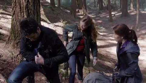 VampireDiariesWorld-dot-org_PrimevalNewWorld-1x07-1873.jpg