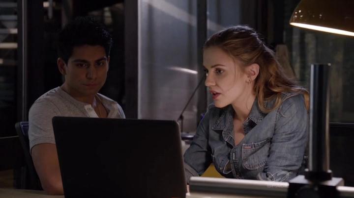 VampireDiariesWorld-dot-org_PrimevalNewWorld-1x12-0409.jpg