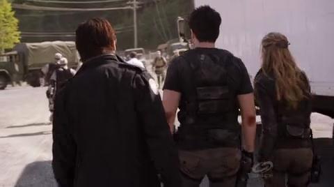 VampireDiariesWorld-dot-org_PrimevalNewWorldS01E13-1393.jpg