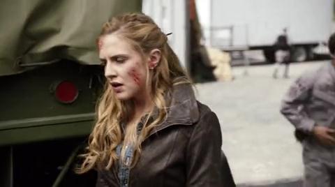 VampireDiariesWorld-dot-org_PrimevalNewWorldS01E13-1850.jpg