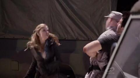 VampireDiariesWorld-dot-org_PrimevalNewWorldS01E13-2113.jpg
