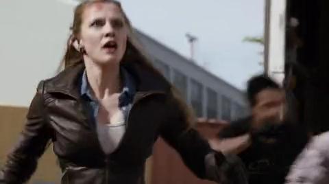 VampireDiariesWorld-dot-org_PrimevalNewWorldS01E13-2130.jpg