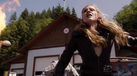 VampireDiariesWorld-dot-org_PrimevalNewWorldS01E13-2250.jpg