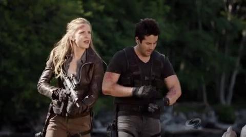 VampireDiariesWorld-dot-org_PrimevalNewWorldS01E13-2364.jpg