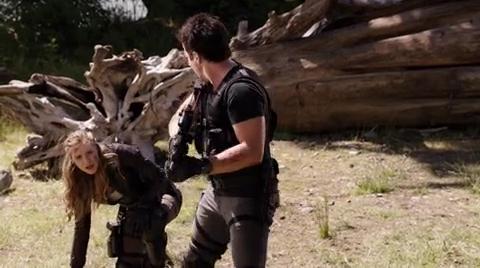 VampireDiariesWorld-dot-org_PrimevalNewWorldS01E13-2510.jpg