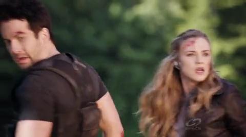 VampireDiariesWorld-dot-org_PrimevalNewWorldS01E13-2515.jpg