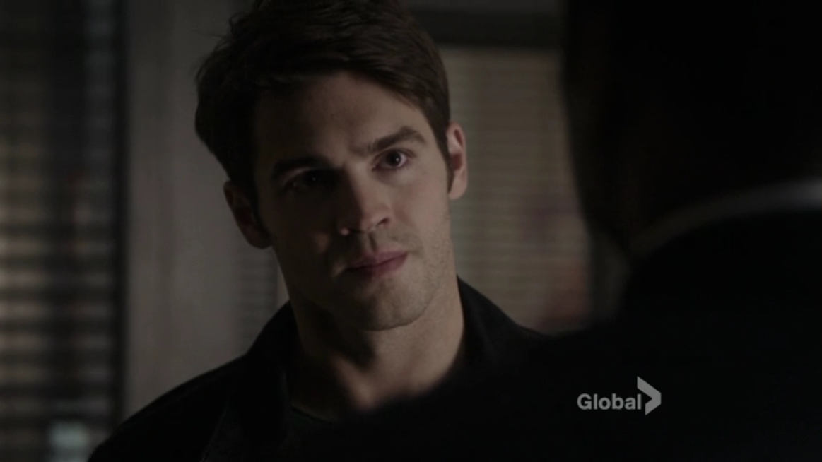 Charmed-Online-dot-NL-ChigagoFire4x23-1289.jpg Charmed-Online-dot-NL-ChigagoFire4x23-1289.jpg