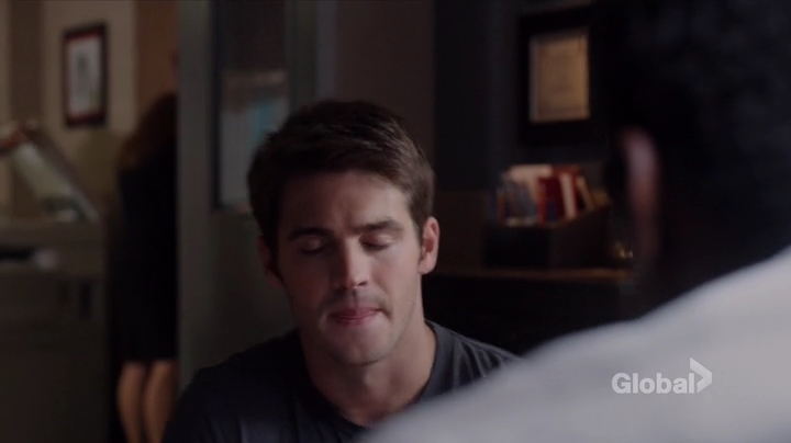 VampireDiariesWorld-dot-nl_ChigagoFire5x01-0595.jpg