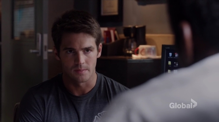 VampireDiariesWorld-dot-nl_ChigagoFire5x01-0598.jpg