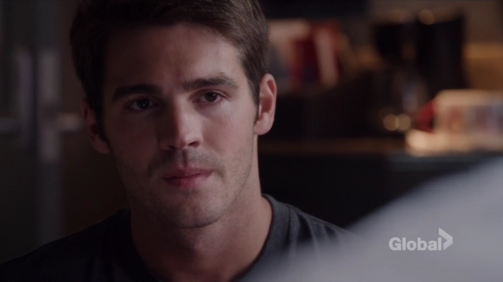 VampireDiariesWorld-dot-nl_ChigagoFire5x01-0628.jpg