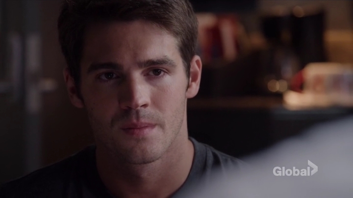VampireDiariesWorld-dot-nl_ChigagoFire5x01-0629.jpg