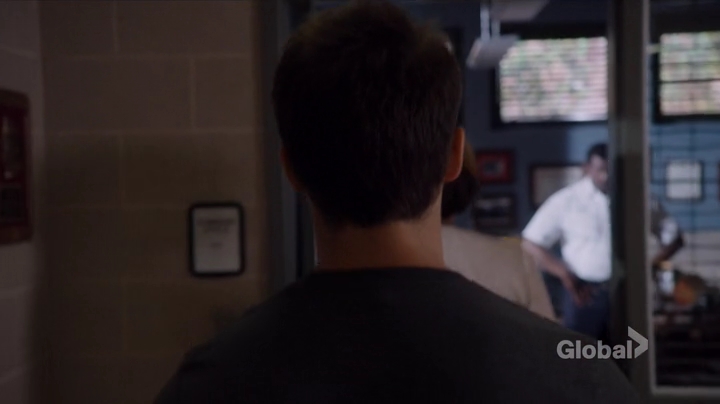 VampireDiariesWorld-dot-nl_ChigagoFire5x01-1077.jpg