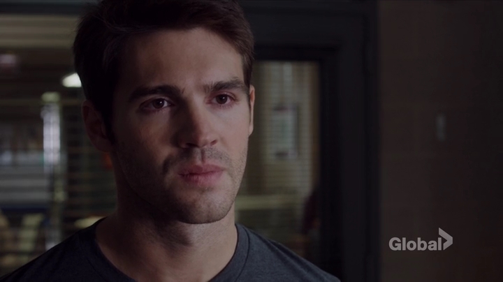 VampireDiariesWorld-dot-nl_ChigagoFire5x01-1098.jpg