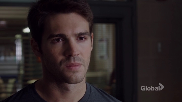 VampireDiariesWorld-dot-nl_ChigagoFire5x01-1115.jpg