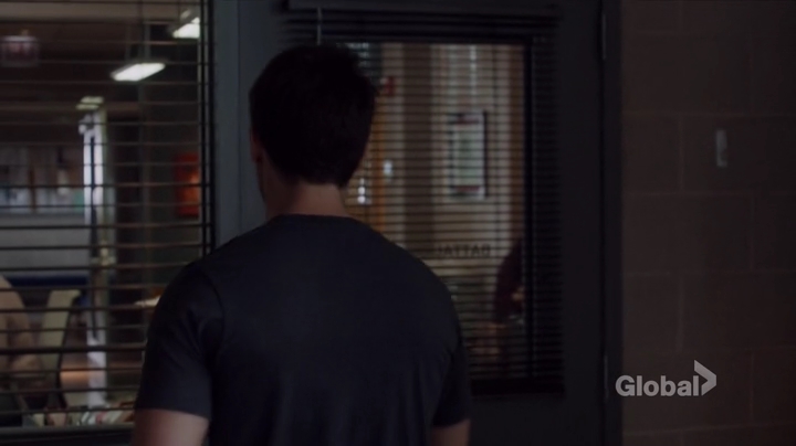 VampireDiariesWorld-dot-nl_ChigagoFire5x01-1121.jpg