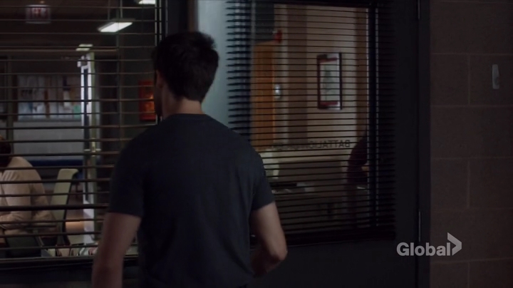 VampireDiariesWorld-dot-nl_ChigagoFire5x01-1122.jpg