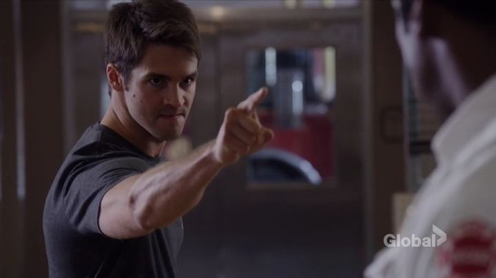 VampireDiariesWorld-dot-nl_ChigagoFire5x01-1192.jpg