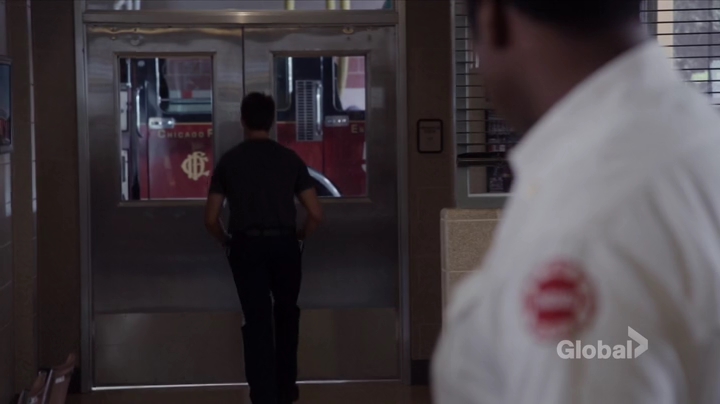 VampireDiariesWorld-dot-nl_ChigagoFire5x01-1197.jpg