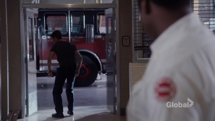 VampireDiariesWorld-dot-nl_ChigagoFire5x01-1198.jpg