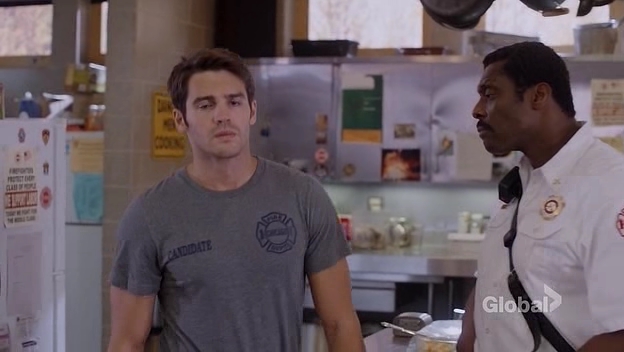 VampireDiariesWorld-dot-nl_ChigagoFire5x02-0394.jpg