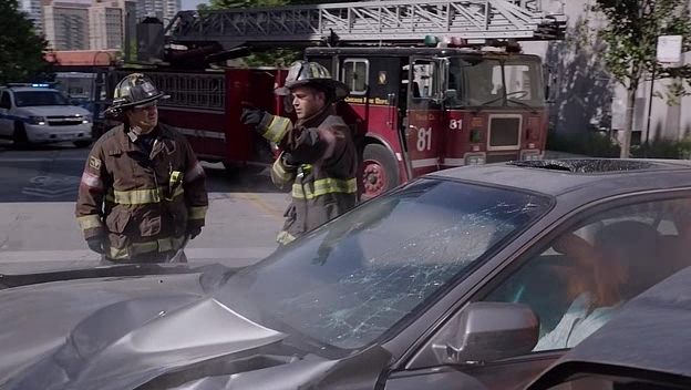 VampireDiariesWorld-dot-nl_ChigagoFire5x02-1037.jpg