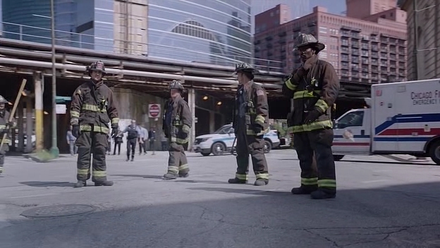 VampireDiariesWorld-dot-nl_ChigagoFire5x02-1051.jpg