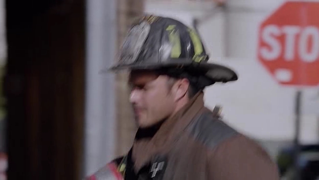 VampireDiariesWorld-dot-nl_ChigagoFire5x02-1065.jpg
