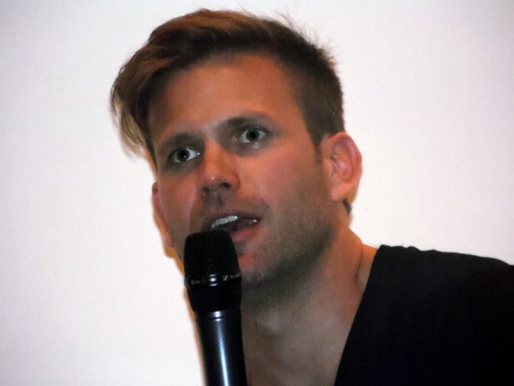 158.jpg 158.jpg