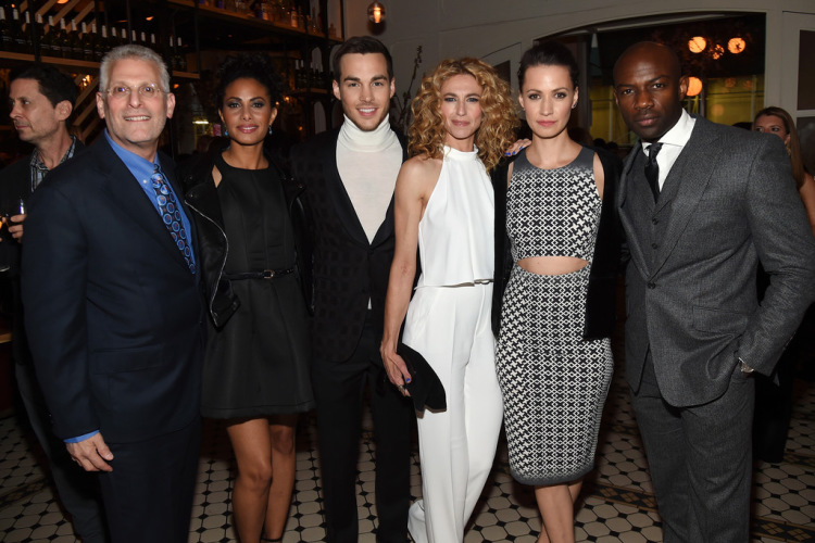 cast007.jpg