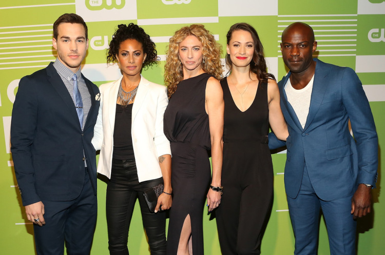 cast007.jpg