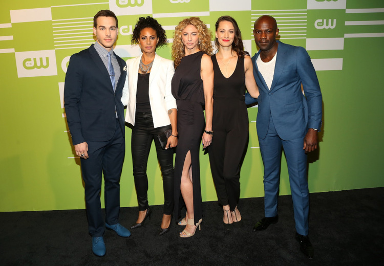 cast008.jpg