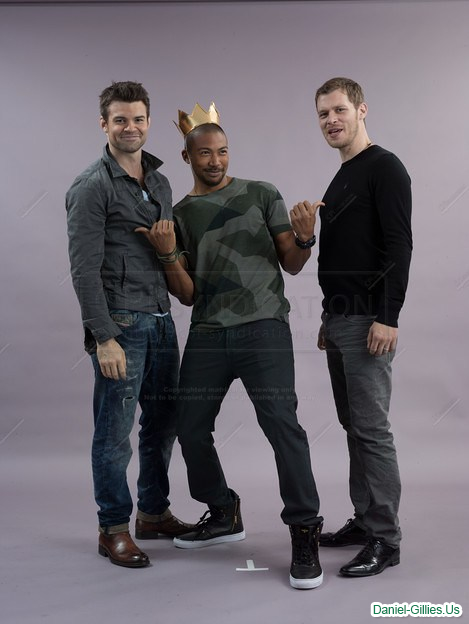 cast015.jpg