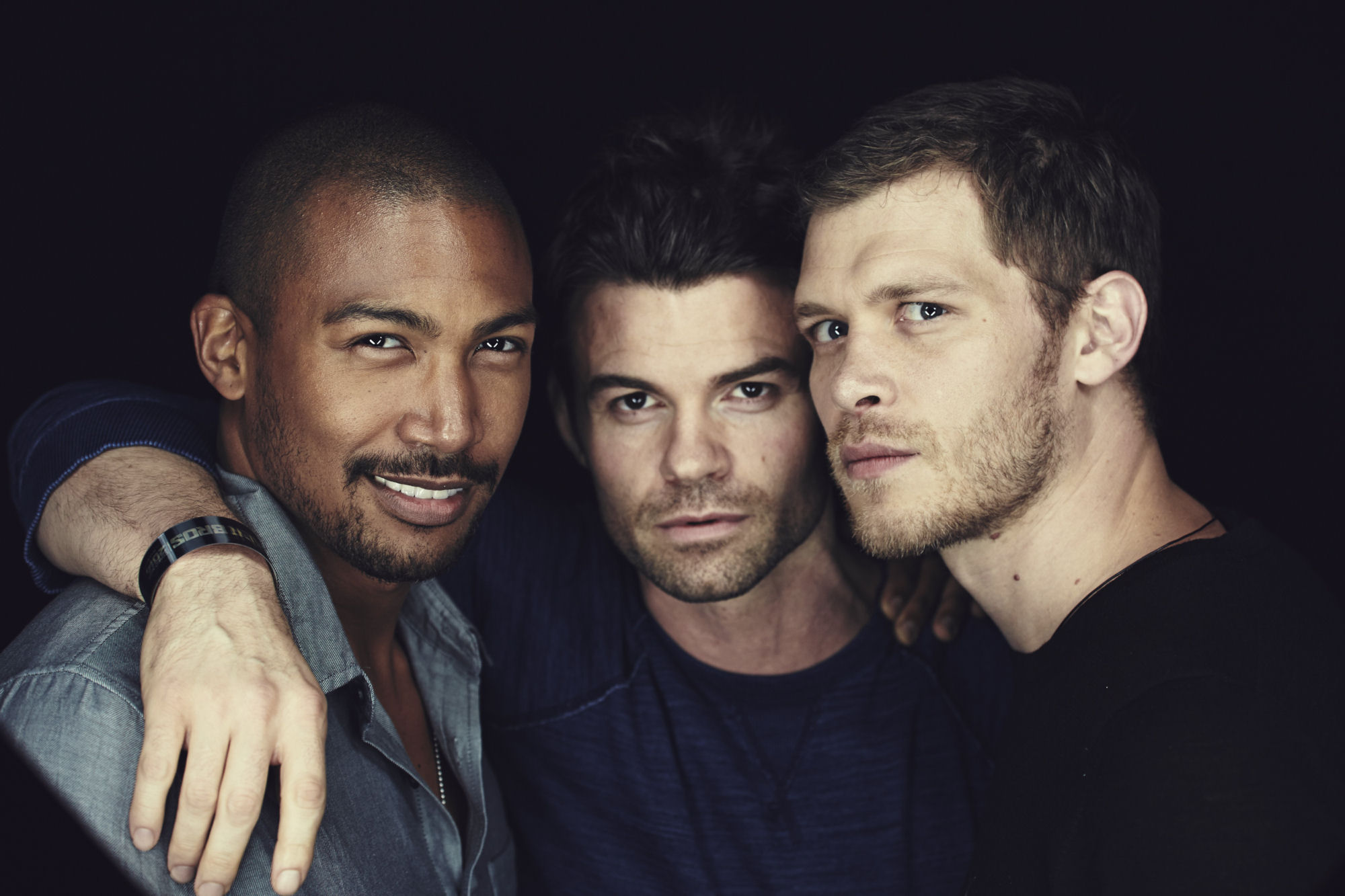 cast001.jpg
