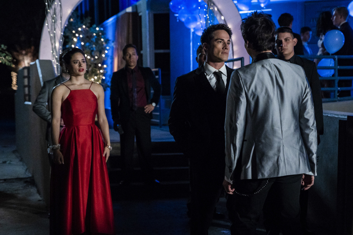 1x06-002.jpg
