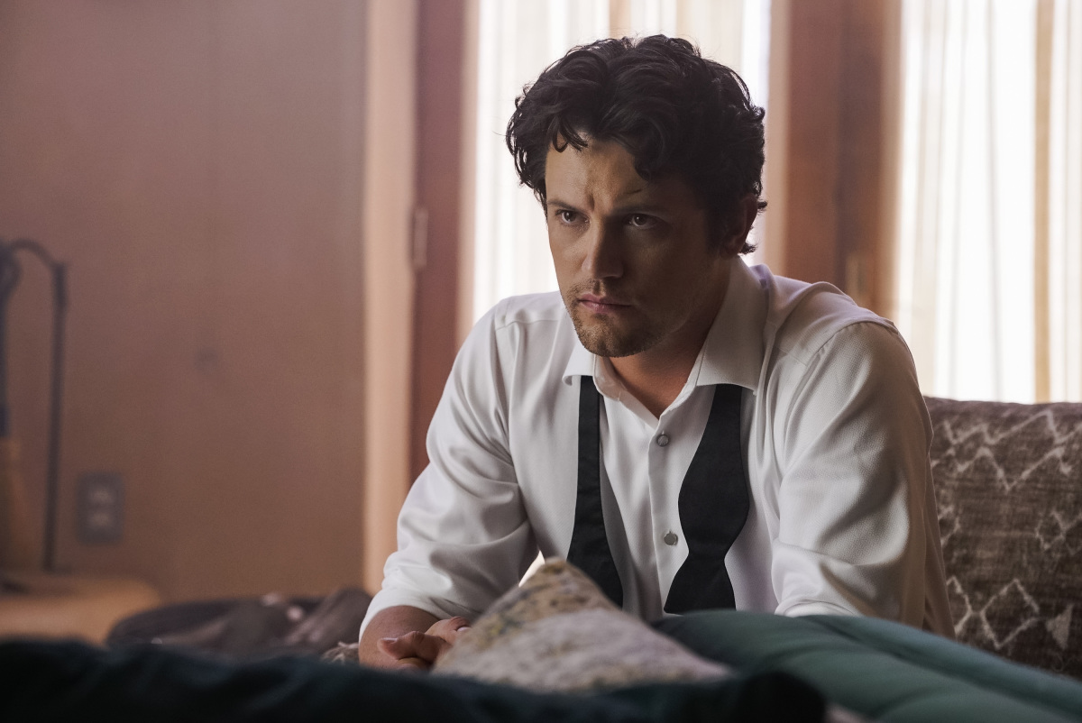 2x03-001.jpg