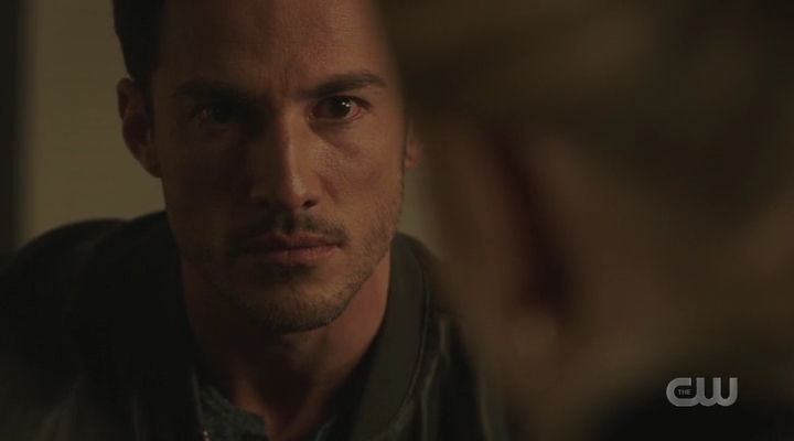 VampireDiariesWorld-dot-nl_RoswellNewMexico3x01-1907.jpg