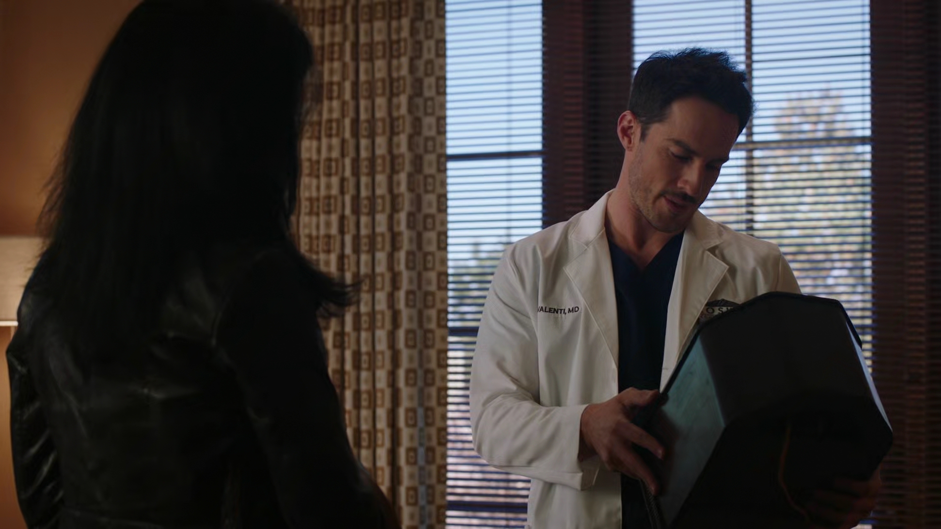 VampireDiariesWorld-dot-nl_RoswellNewMexico3x02-0532.jpg