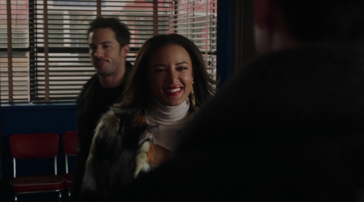 VampireDiariesWorld-dot-nl_RoswellNewMexico3x05-0409.jpg