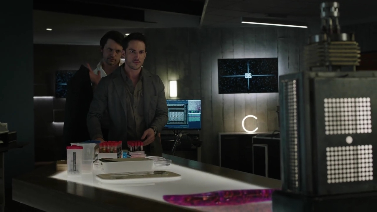 VampireDiariesWorld-dot-nl_RoswellNewMexico3x13-1555.jpg