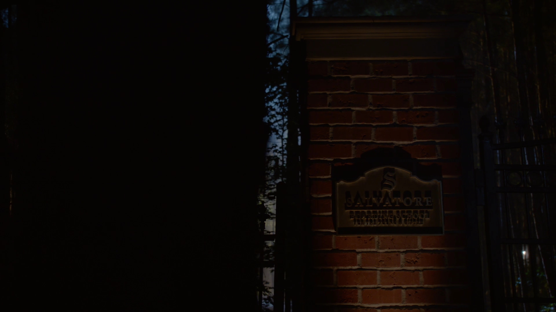 VampireDiariesWorld-dot-nl_Legacies1x01ThisIsthePartWhereYouRun00006.jpg