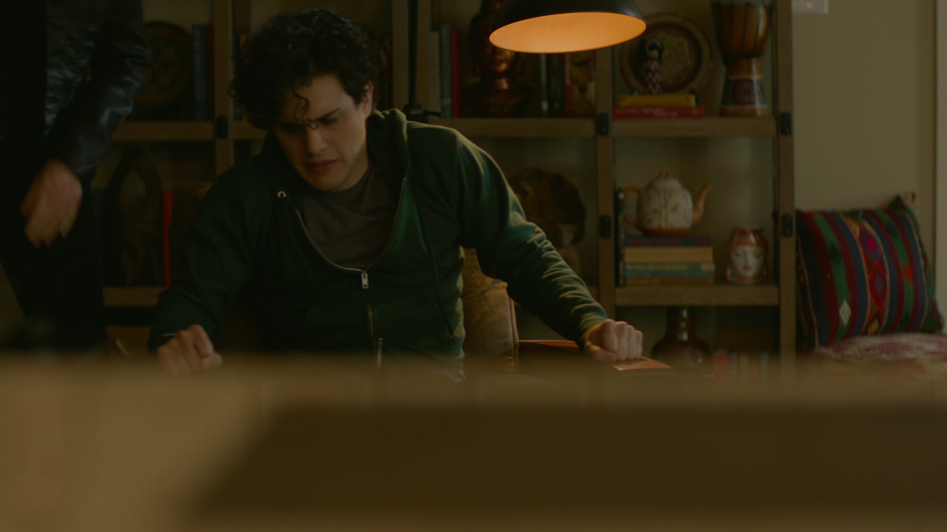 VampireDiariesWorld-dot-nl_Legacies1x08MaybeIShouldStartFromTheEnd00479.jpg
