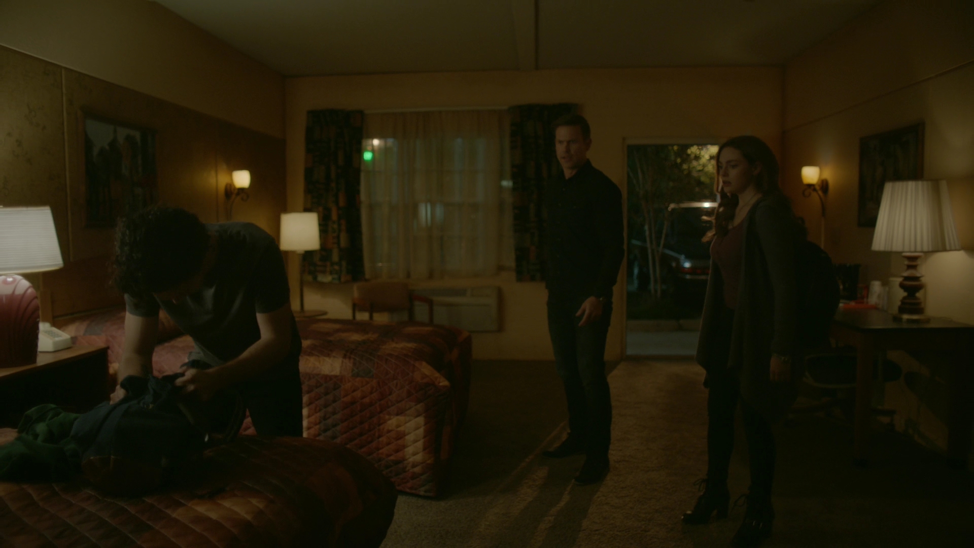 VampireDiariesWorld-dot-nl_Legacies1x08MaybeIShouldStartFromTheEnd01833.jpg