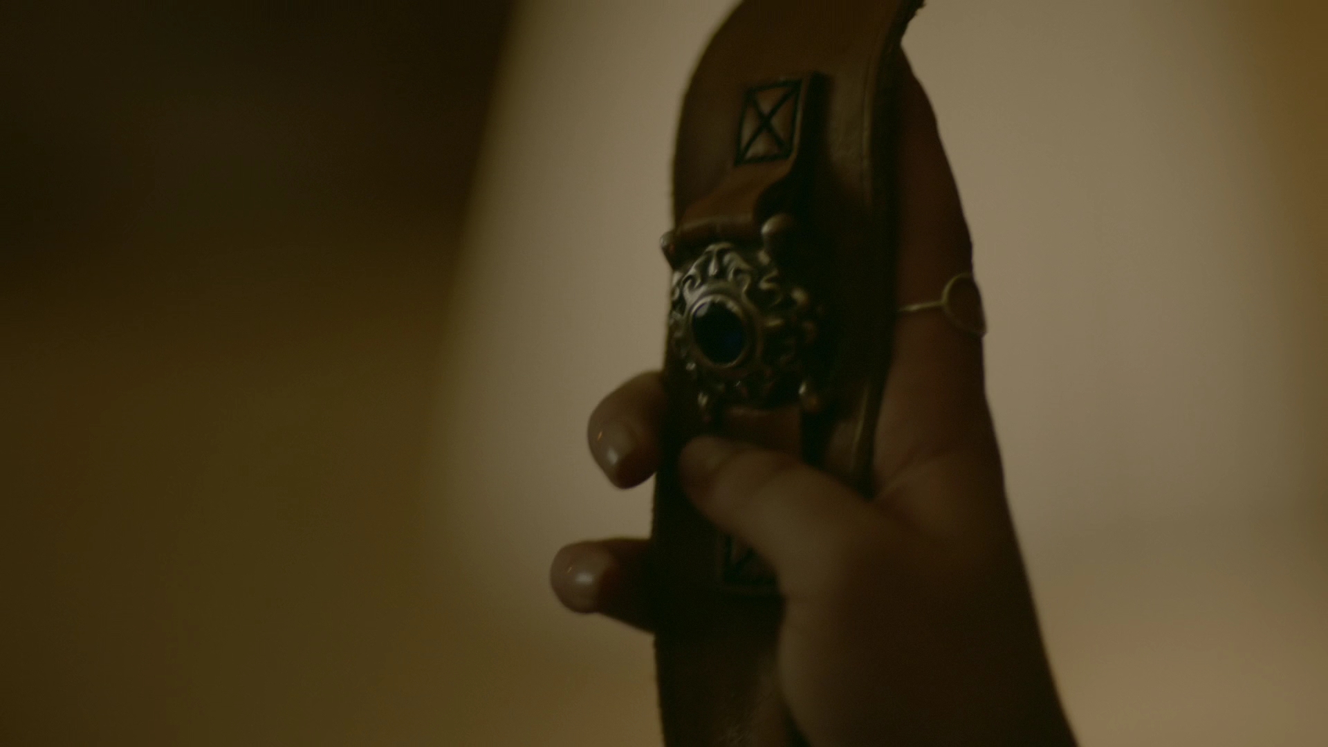 VampireDiariesWorld-dot-nl_Legacies1x08MaybeIShouldStartFromTheEnd01879.jpg