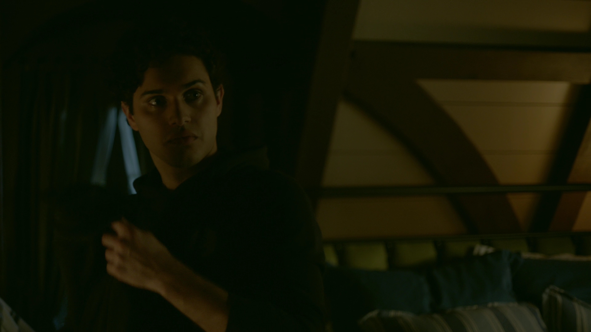 VampireDiariesWorld-dot-nl_Legacies1x08MaybeIShouldStartFromTheEnd02176.jpg