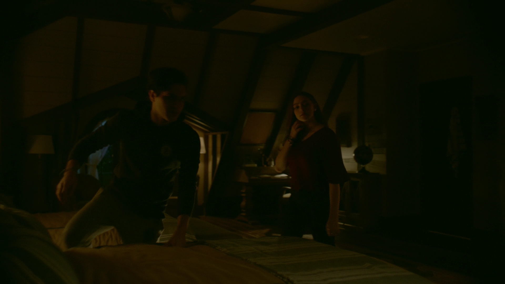 VampireDiariesWorld-dot-nl_Legacies1x08MaybeIShouldStartFromTheEnd02193.jpg