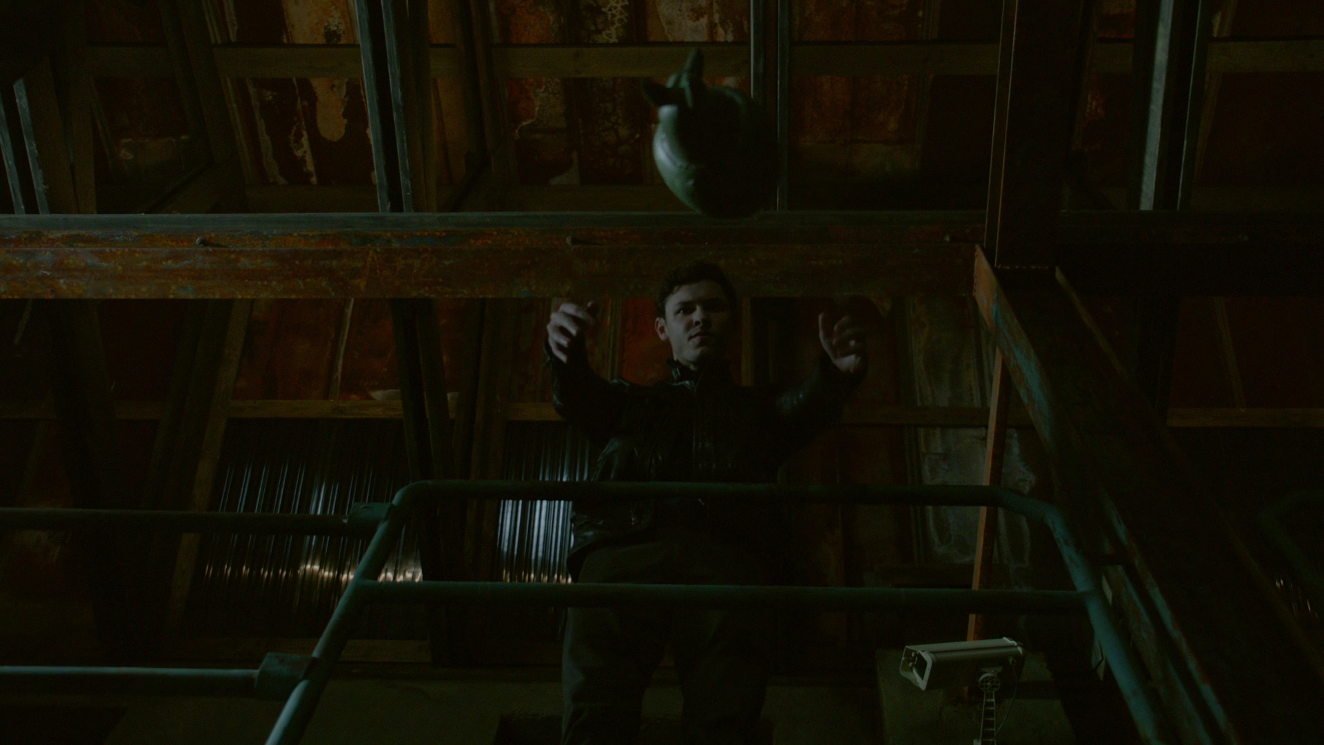 VampireDiariesWorld-dot-nl_Legacies1x12TheresAMummyOnMainStreet02414.jpg