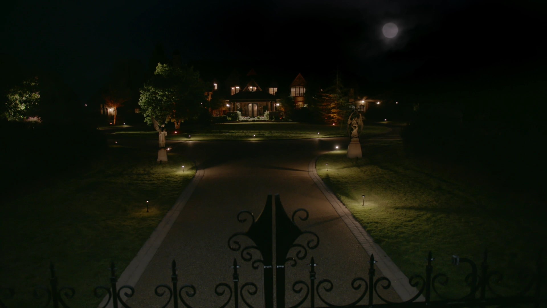 VampireDiariesWorld-dot-nl_Legacies1x13TheBoyWhoStillHasALotToDo00002.jpg