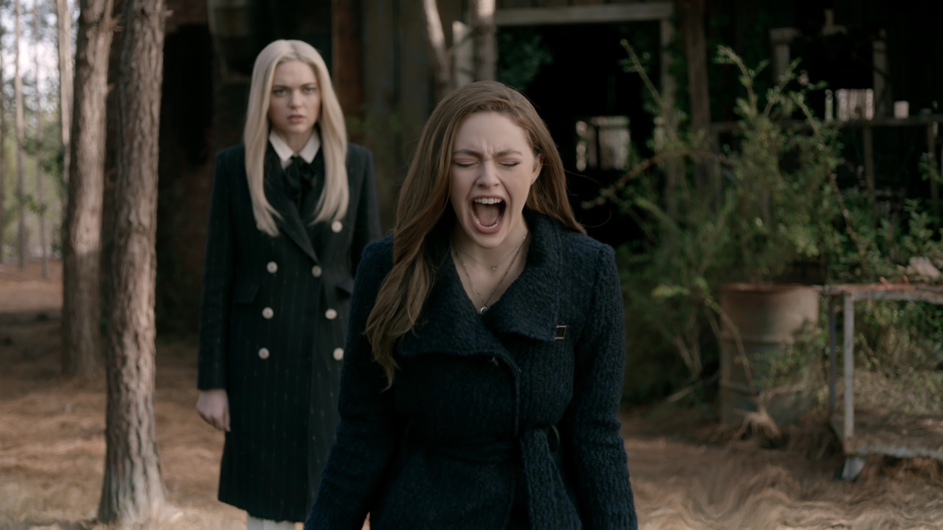 VampireDiariesWorld-dot-nl_Legacies1x14LetsJustFinishTheDance03455.jpg
