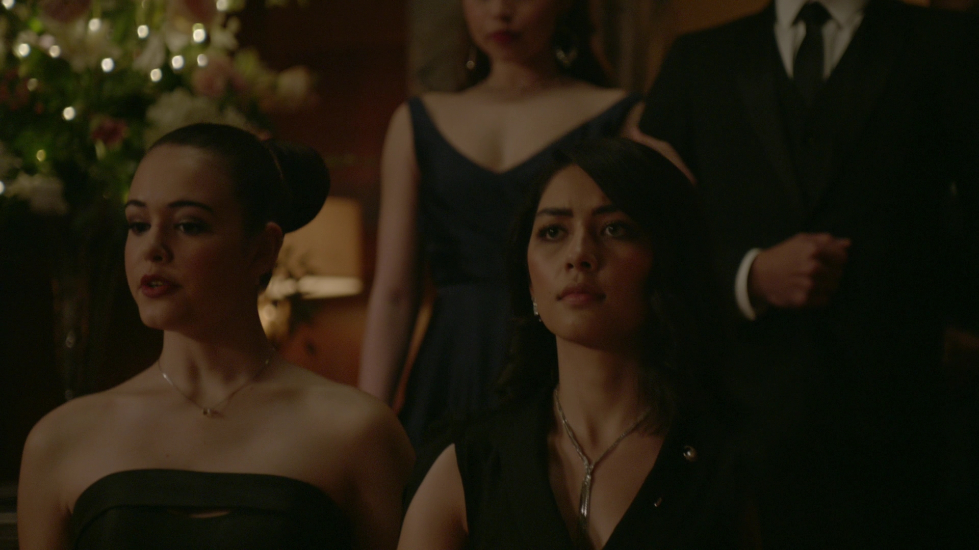 VampireDiariesWorld-dot-nl_Legacies1x14LetsJustFinishTheDance03977.jpg