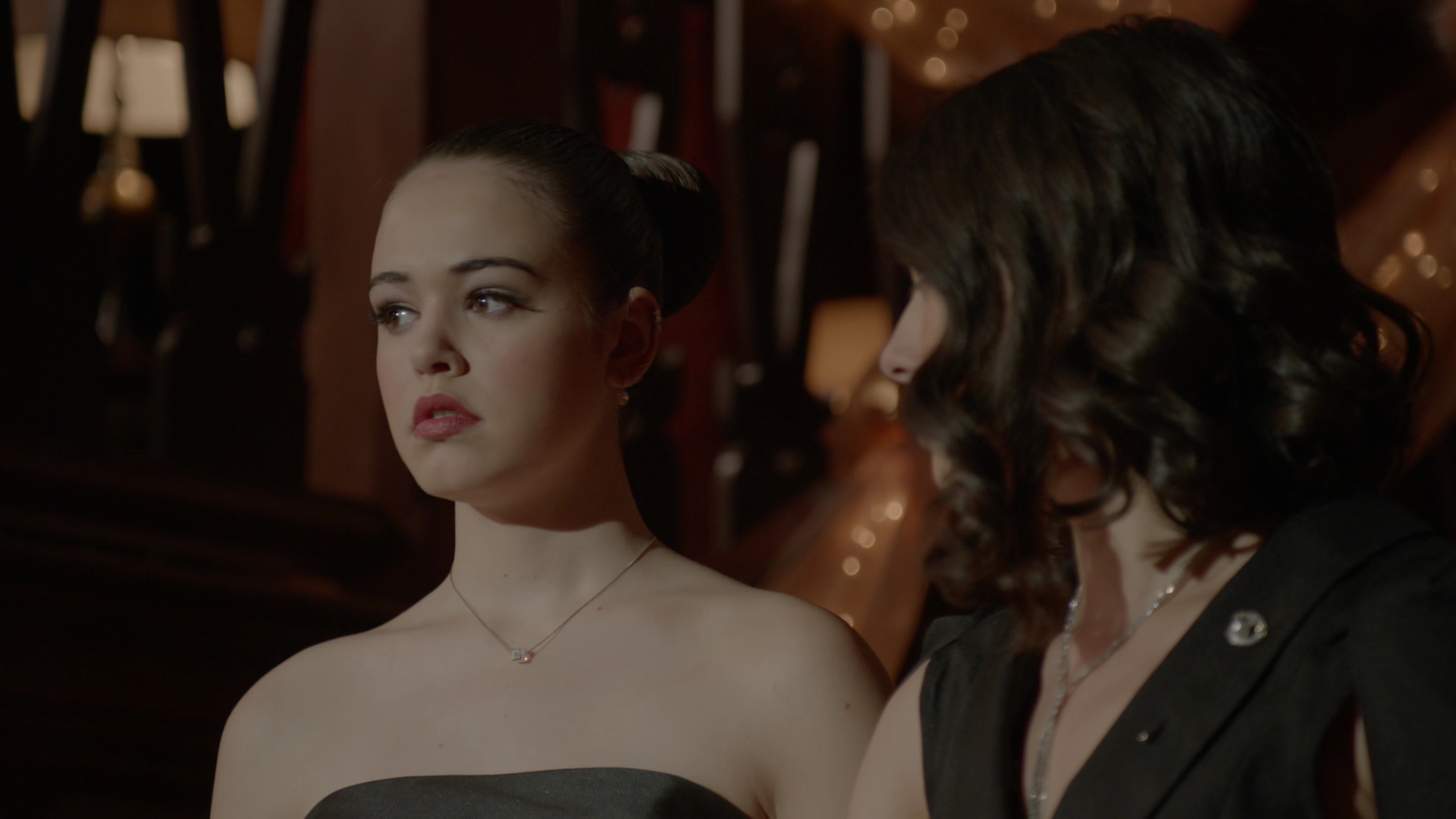 VampireDiariesWorld-dot-nl_Legacies1x14LetsJustFinishTheDance04001.jpg